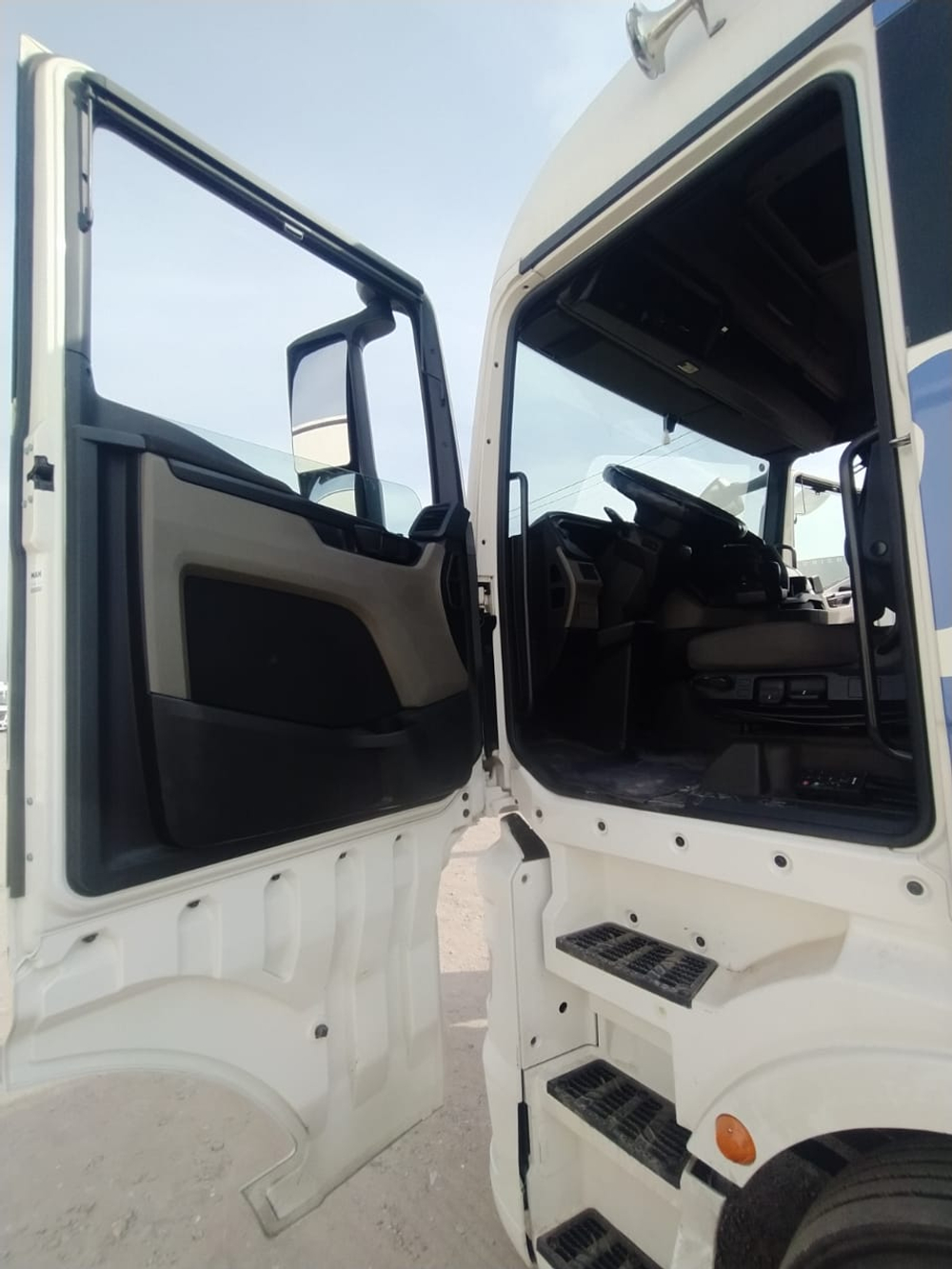 MAN TGX 6x2 Седельный тягач 28.470 6x2-2 BLS (Дизельный, 12,4 л, 470 л.с., АТ)