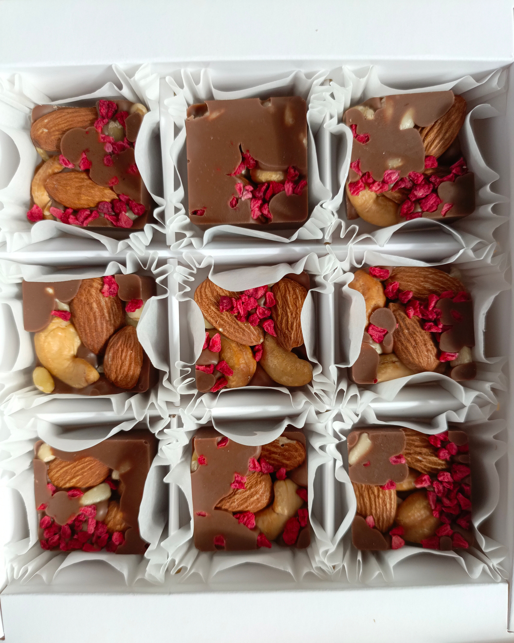 Конфеты ручной работы с орехами