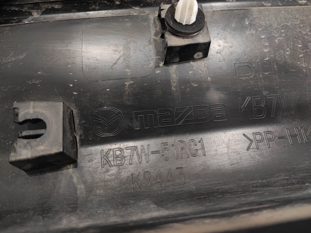 Накладка двери задней правой Mazda CX-5 2 (KF) 17-нв Б/У Оригинал KB7W51RC1