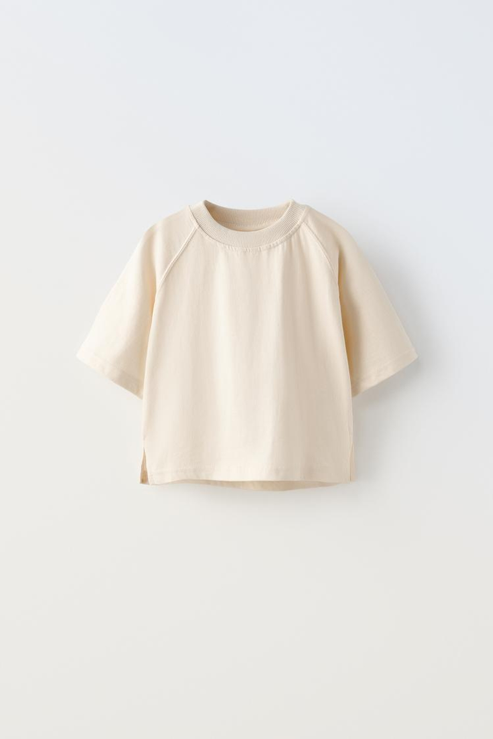 ZARA КОМПЛЕКТ ИЗ ФУТБОЛКИ И ШОРТОВ, ЦВЕТ ЛЬДА