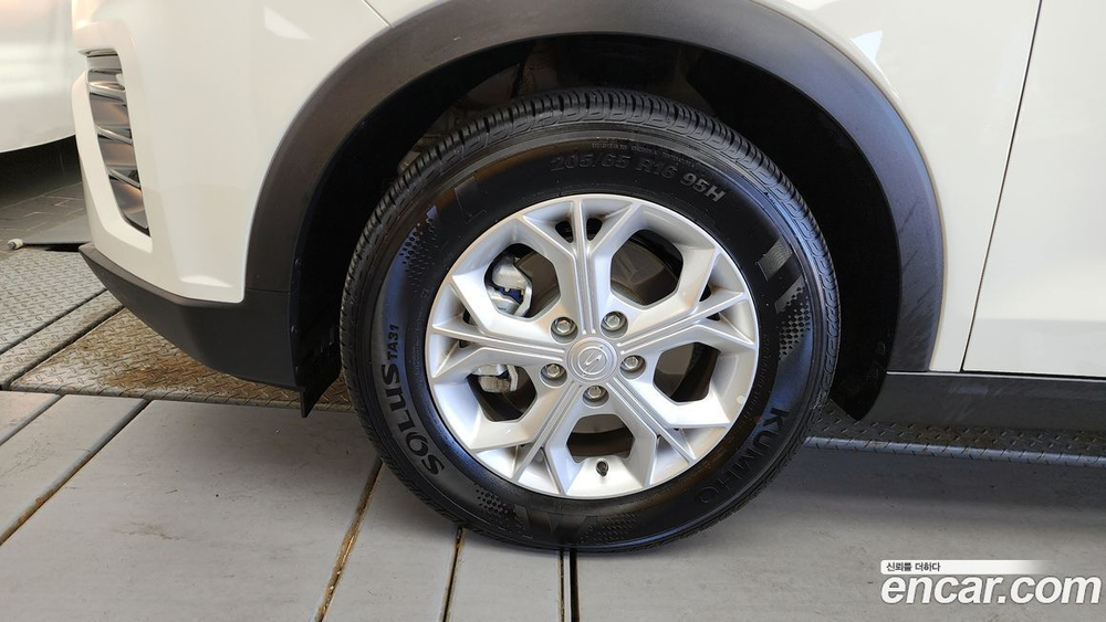 KG Mobility (Ssangyong) Very New Tivoli Бензин 1.5 2WD (06.2021)