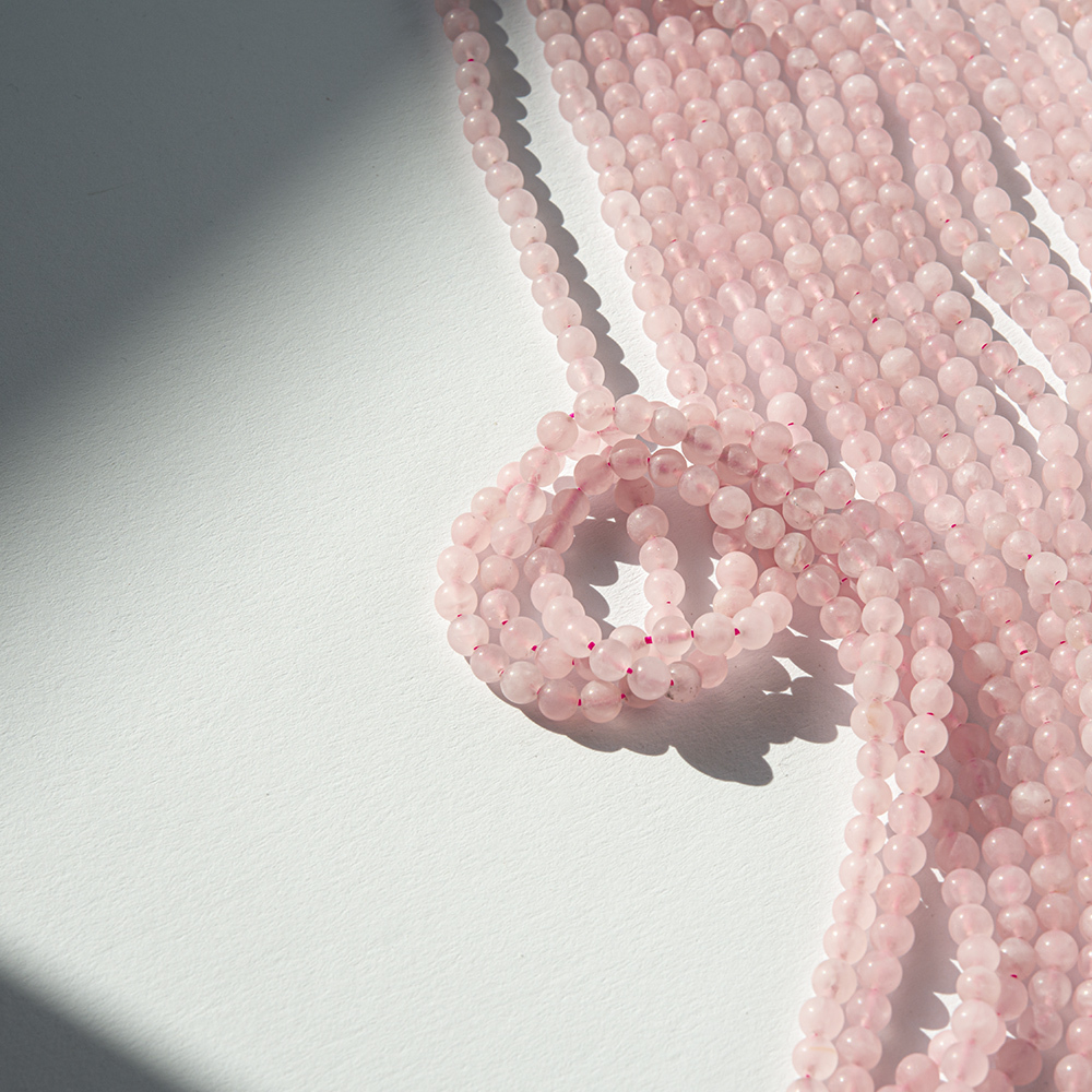 Розовый кварц сатиновый натуральный, 4,4мм, шар