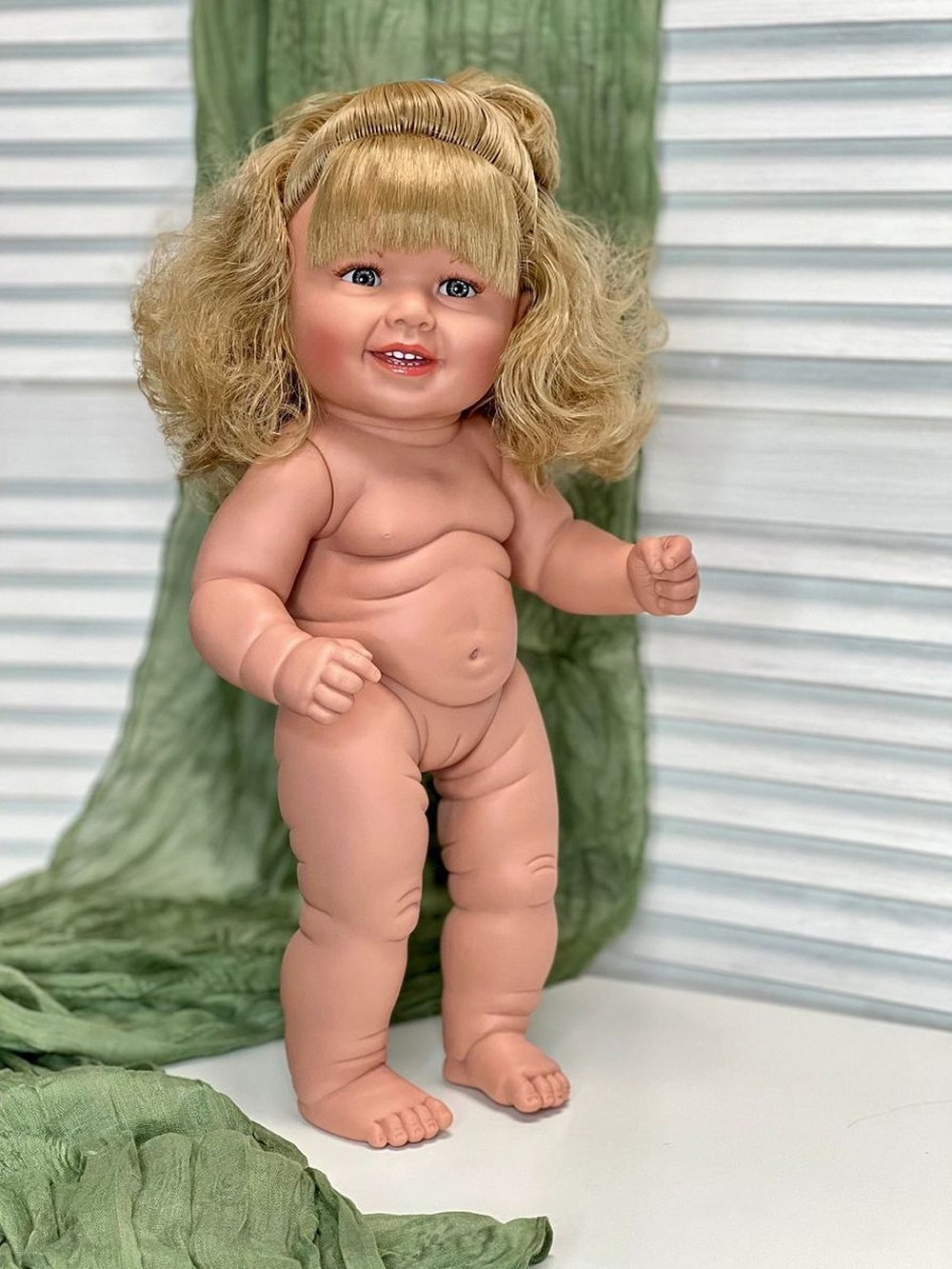 Кукла Manolo Dolls виниловая Diana 47см в пакете (7265)