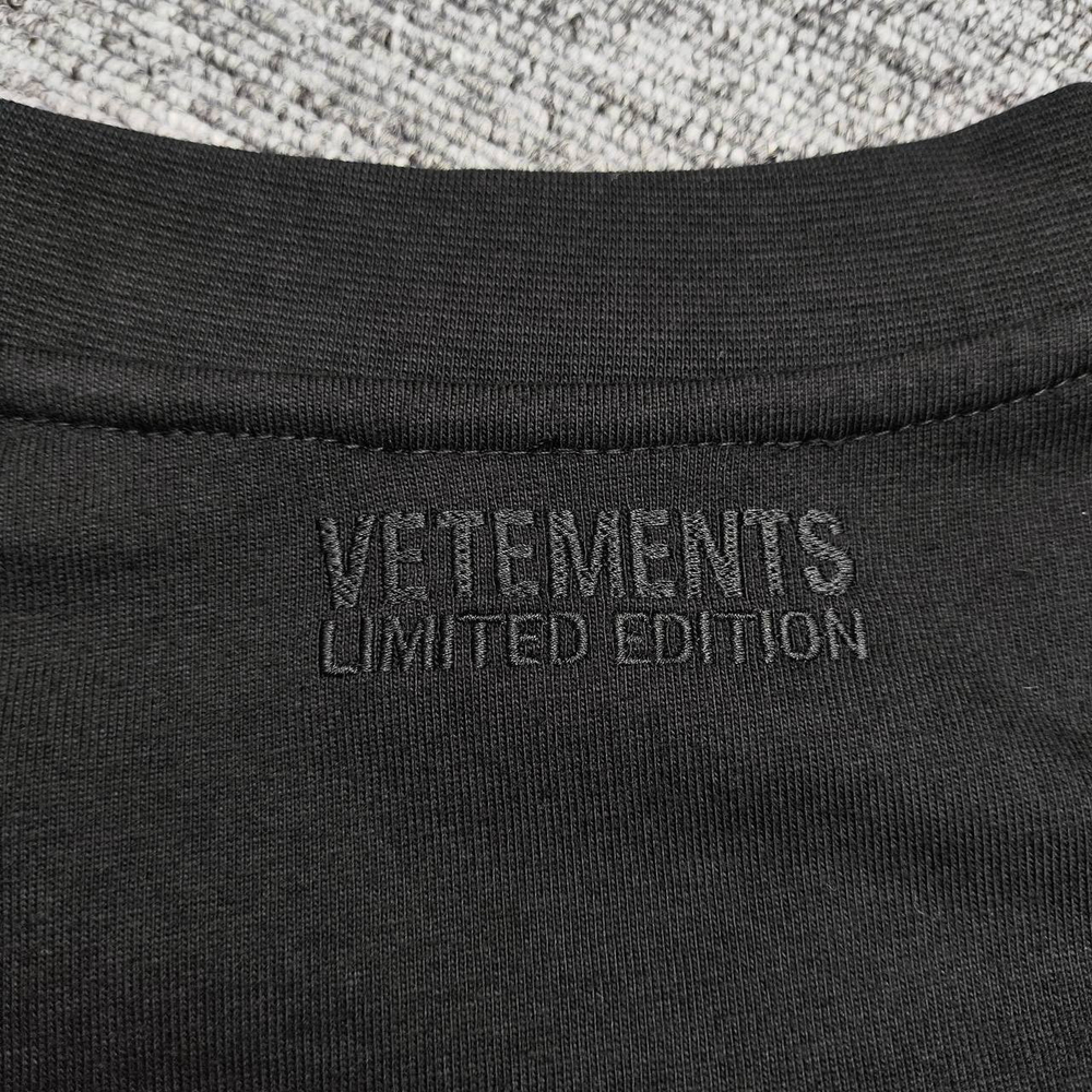 Футболка Vetements