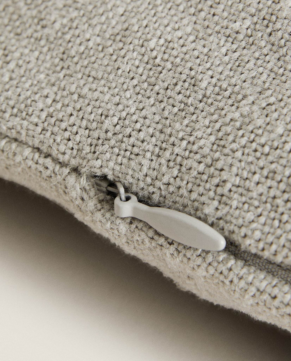 ZARA HOME ЧЕХОЛ ДЛЯ ПОДУШКИ ИЗ СТИРАННОГО ЛЬНА, СВЕТЛО-СЕРЫЙ