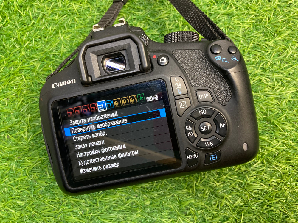 Canon 1200D + 18-55mm 19000 кадров