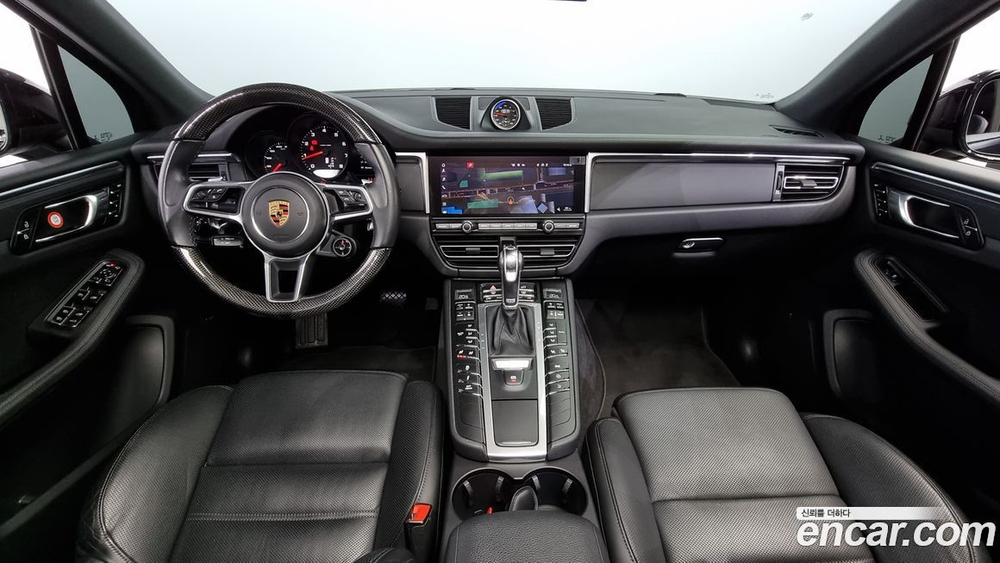 Porsche Macan 2.0 (03.2021)