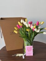 ЦВЕТОЧНЫЙ БОКС с тюльпанами микс 35шт