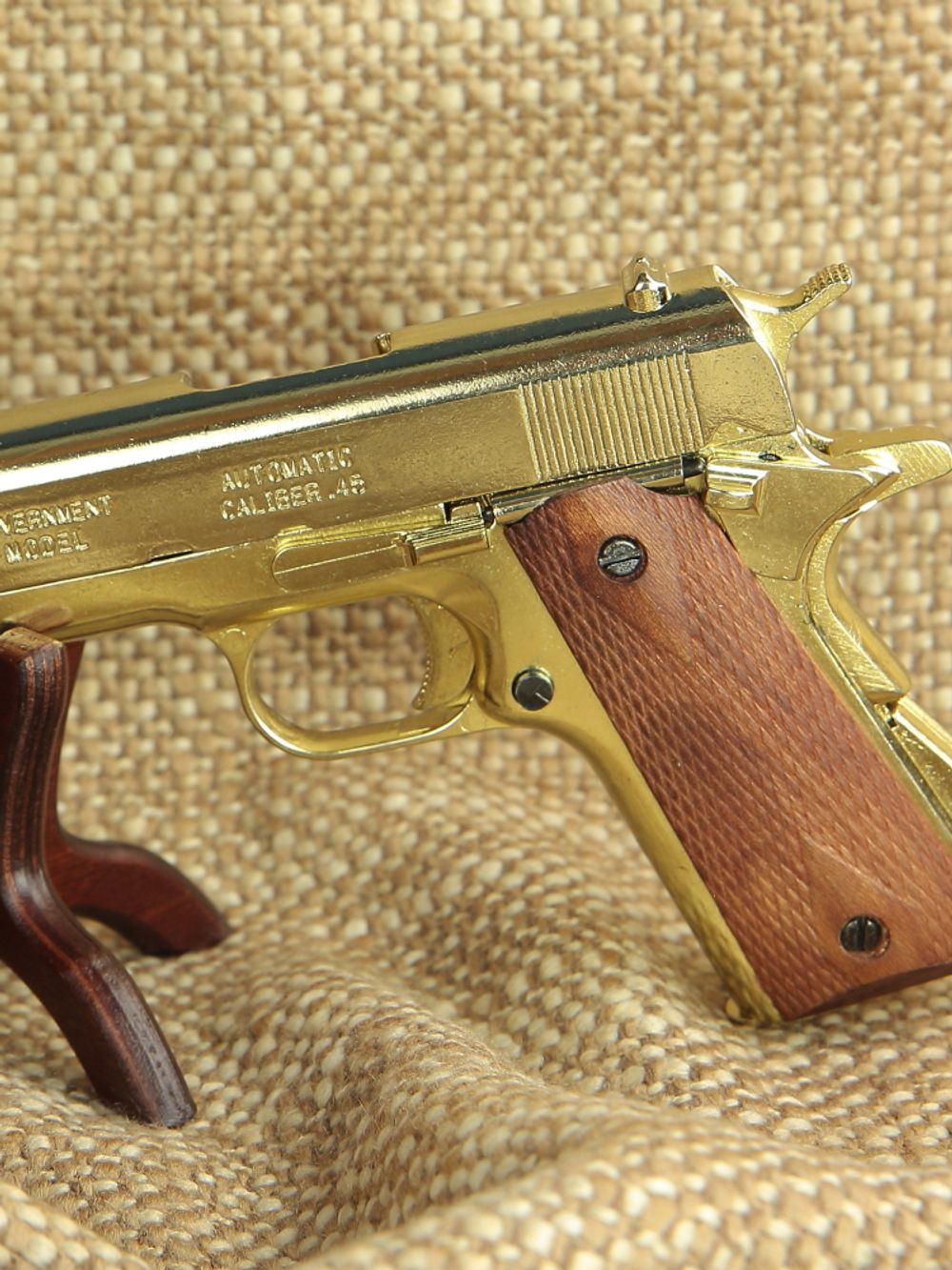 Denix Пистолет авт. "Кольт-45" наградной, в подарочном футляре