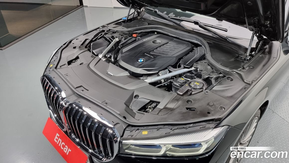 BMW 7 Series (G11) 740Li xDrive Design Pure Excellence (05.2021)