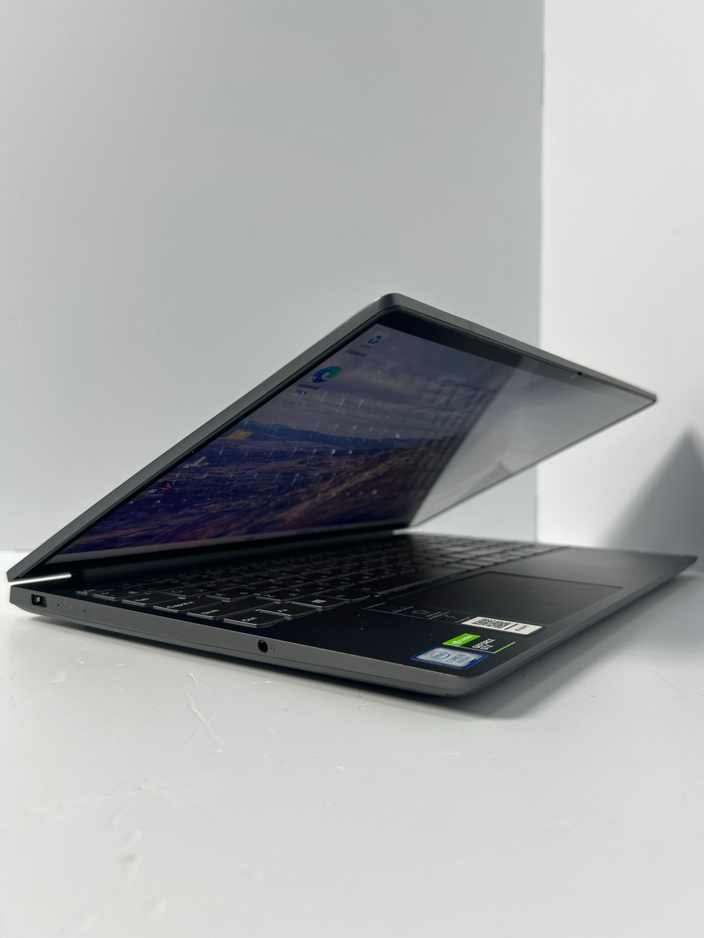 Ноутбук Lenovo Yoga S740-15IRH (81NX003URU) 15.6"/Intel Core i5 9300H/RAM 8GB/SSD 256GB/GeForce GTX 1650 4GB/1920*1080/IPS/Windows 11/Подсветка кл-ры: LED/Серый. Состояние: B1