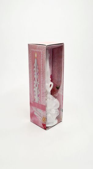 Свеча резная на металлическом подсвечнике