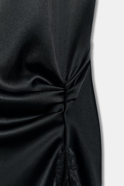 ZARA АТЛАСНОЕ ПЛАТЬЕ С КРУЖЕВОМ, ЧЕРНЫЙ
