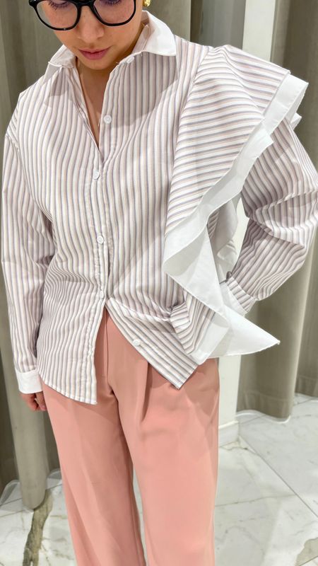 Рубашка в полоску с воланами