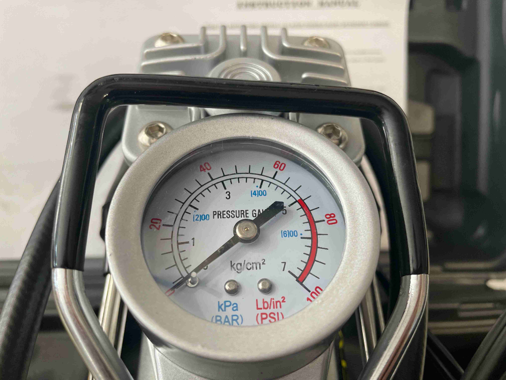 A6-2 / Компрессор в кейсе двух поршневой A6-2, SRV (1 шт.)