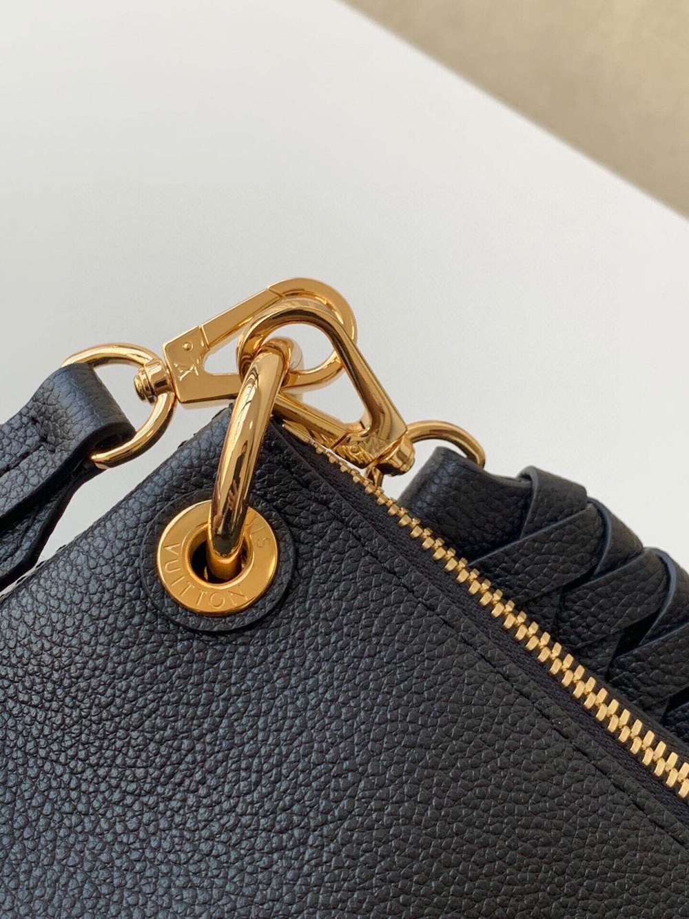 Louis Vuitton Maida Hobo