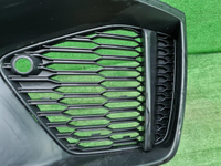 Решетка переднего бампера Audi Q8 (18-23) S-line