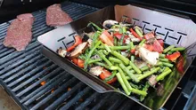 Перфорированный противень для овощей, морепродуктов, квадратный, 35х30х6.4 см, Weber
