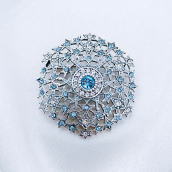 "Велха" брошь в серебряном покрытии из коллекции "INVERNO" от Jenavi с замком булавка
