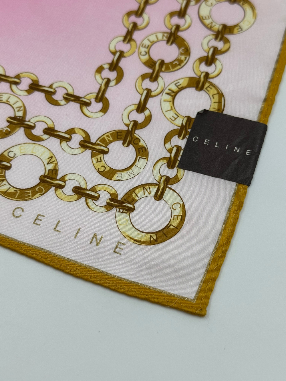 Платок розовый Celine