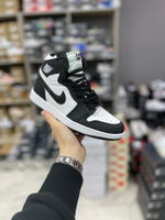 Nike Air Jordan Black/White
