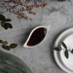 Соусник 20 мл 10*4,5 см h2 см "Лист" овальный белый фарфор P.L. Proff Cuisine [16]