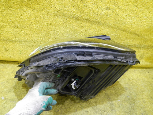 Битая Фара правая Mercedes E W213 (2016-2021) LED