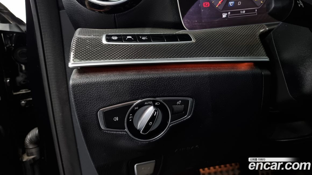 Mercedes-Benz E-Class W213 E350 4MATIC AMG Line (10.2019)