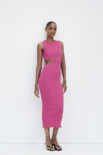 ZARA ДЛИННОЕ ПЛАТЬЕ CUT OUT ИЗ РЕЛЬЕФНОЙ ТКАНИ, РОЗОВЫЙ