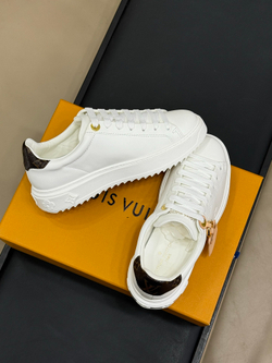 Louis Vuitton Time Out