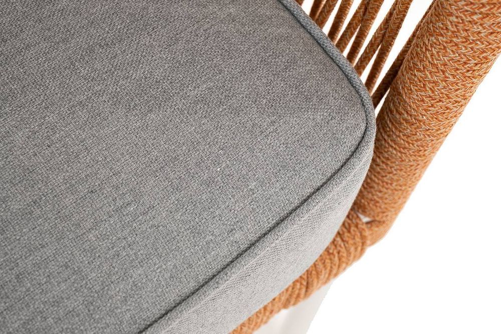 "Канны" диван 2-местный плетеный из роупа, каркас алюминий светло-серый (RAL7035) муар, роуп оранжевый меланж круглый, ткань светло-серая