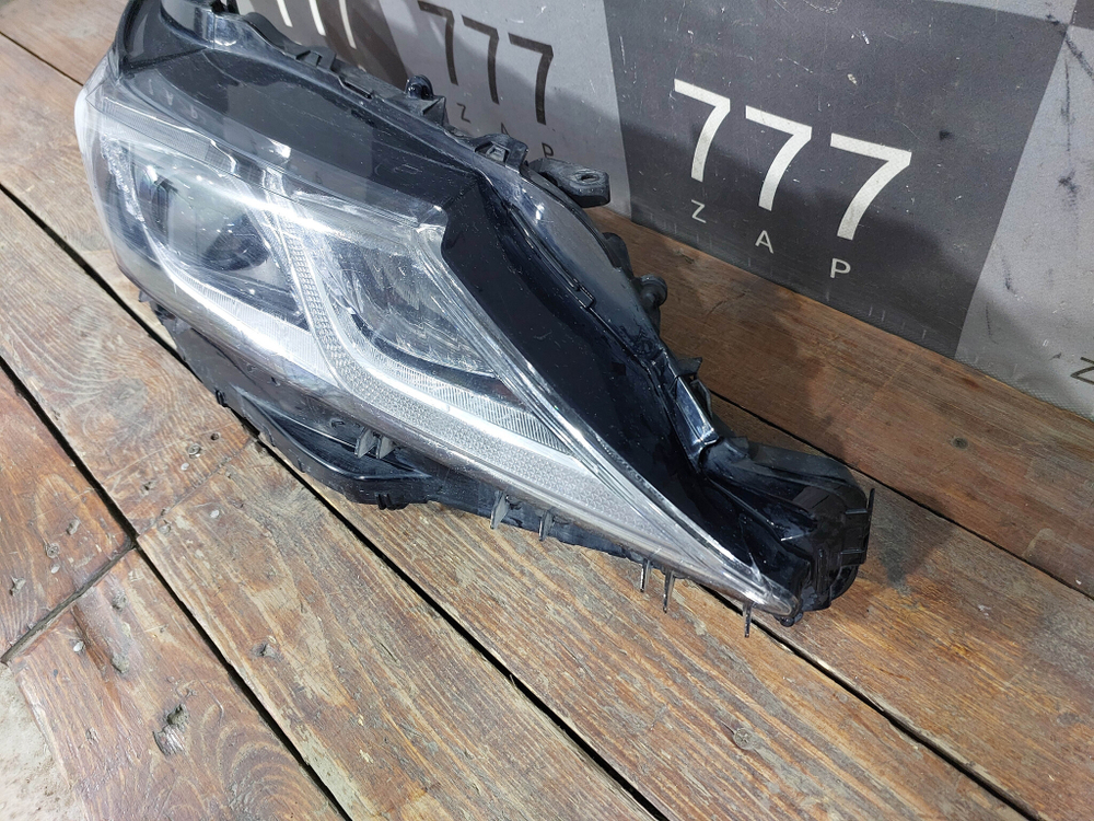 Фара правая LED Toyota Camry (XV70) 17-нв Б/У Оригинал 8114533G00