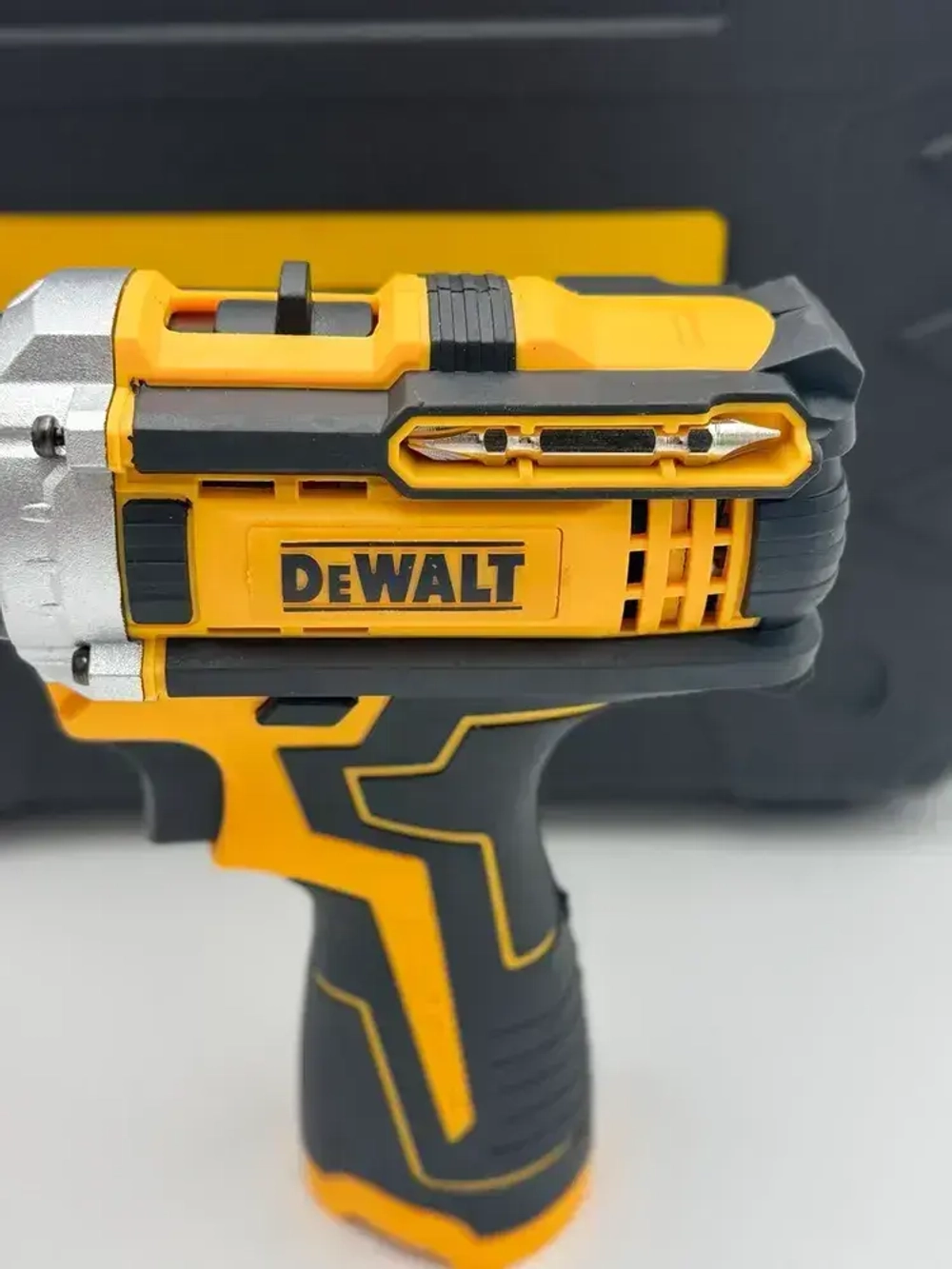 Шуруповерт аккумуляторная дрель DeWalt 12V 2 АКБ
