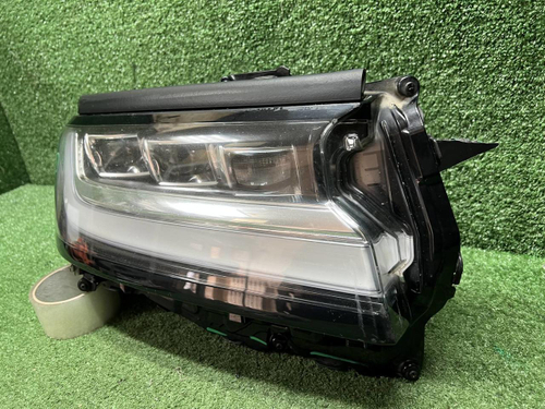 Битая Фара правая Land Cruiser 300 (21-нв) LED
