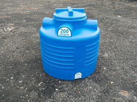 Баки пластиковые вертикальные