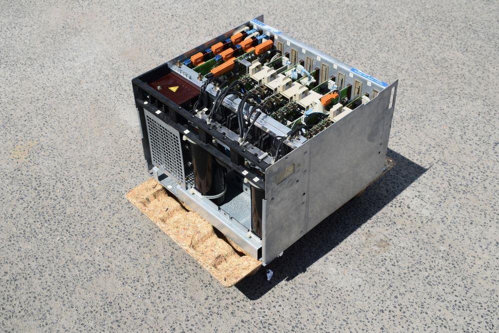 SIEMENS 6SC6101-4A-Z;Z:A40+A70+A40+A18+E18+G10+S52