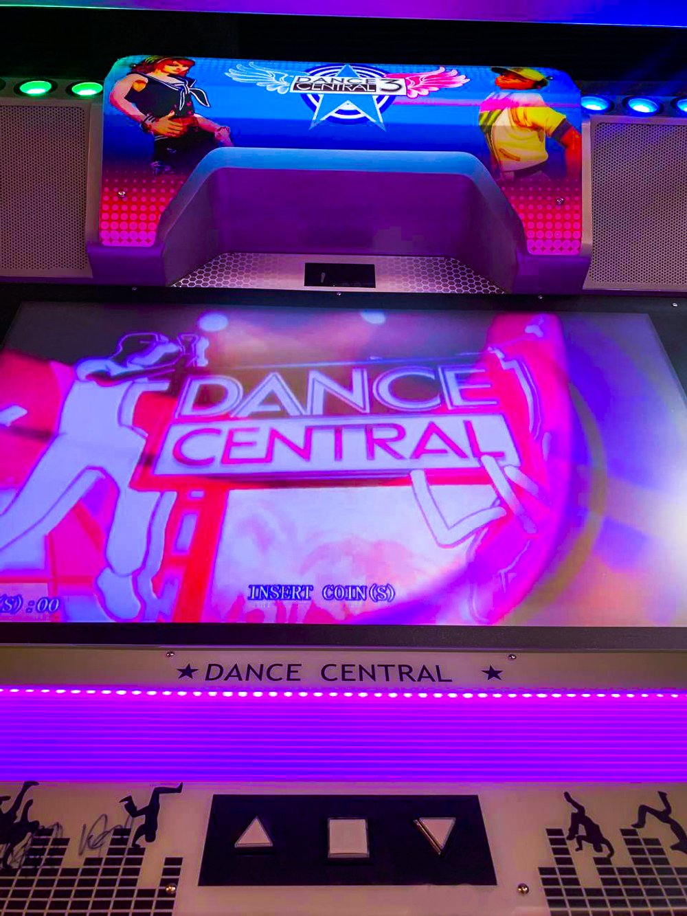 Танцевальный аппарат «Dance Central»
