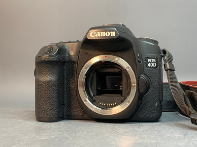 Canon EOS 40D 23.667 кадров