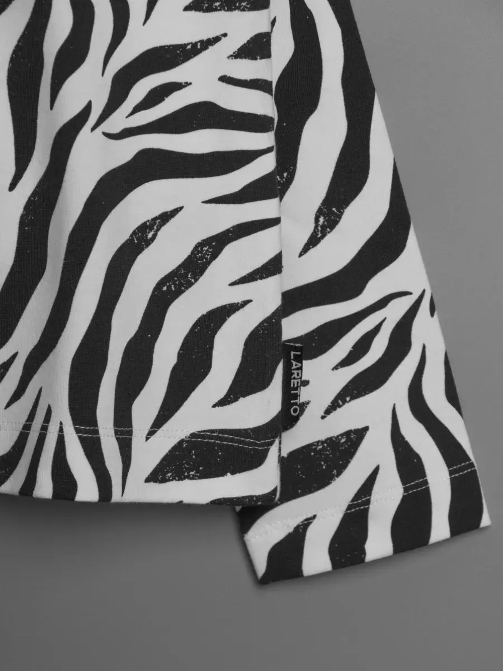 Летний костюм для девочки, лонгслив и юбка