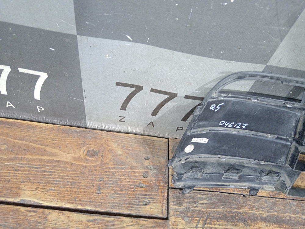 Решетка переднего бампера левая Audi Q5 2 (FY) 17-20 Б/У Оригинал 80A807679HRU6