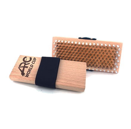 Щетка лыжная ручная ARC RECTANGULAR WORLD CUP со щетиной из жесткой латуни, с белой нейлоновой щетиной по периметру, арт.ARCA0170