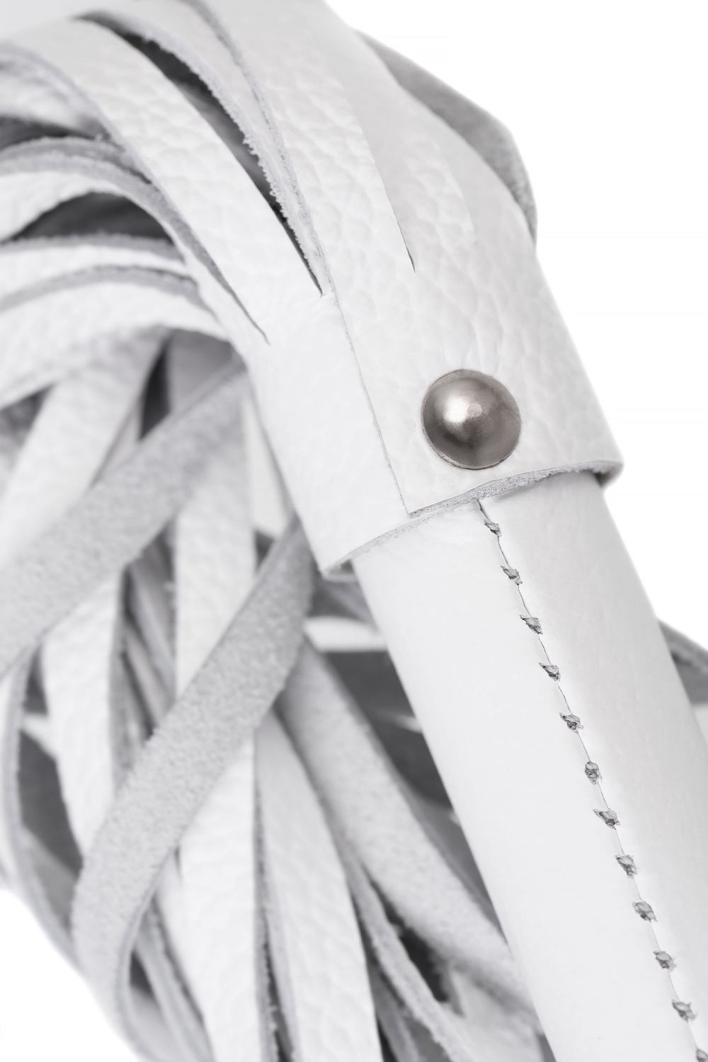 Белая кожаная плеть - 50 см. (Цвет: белый)