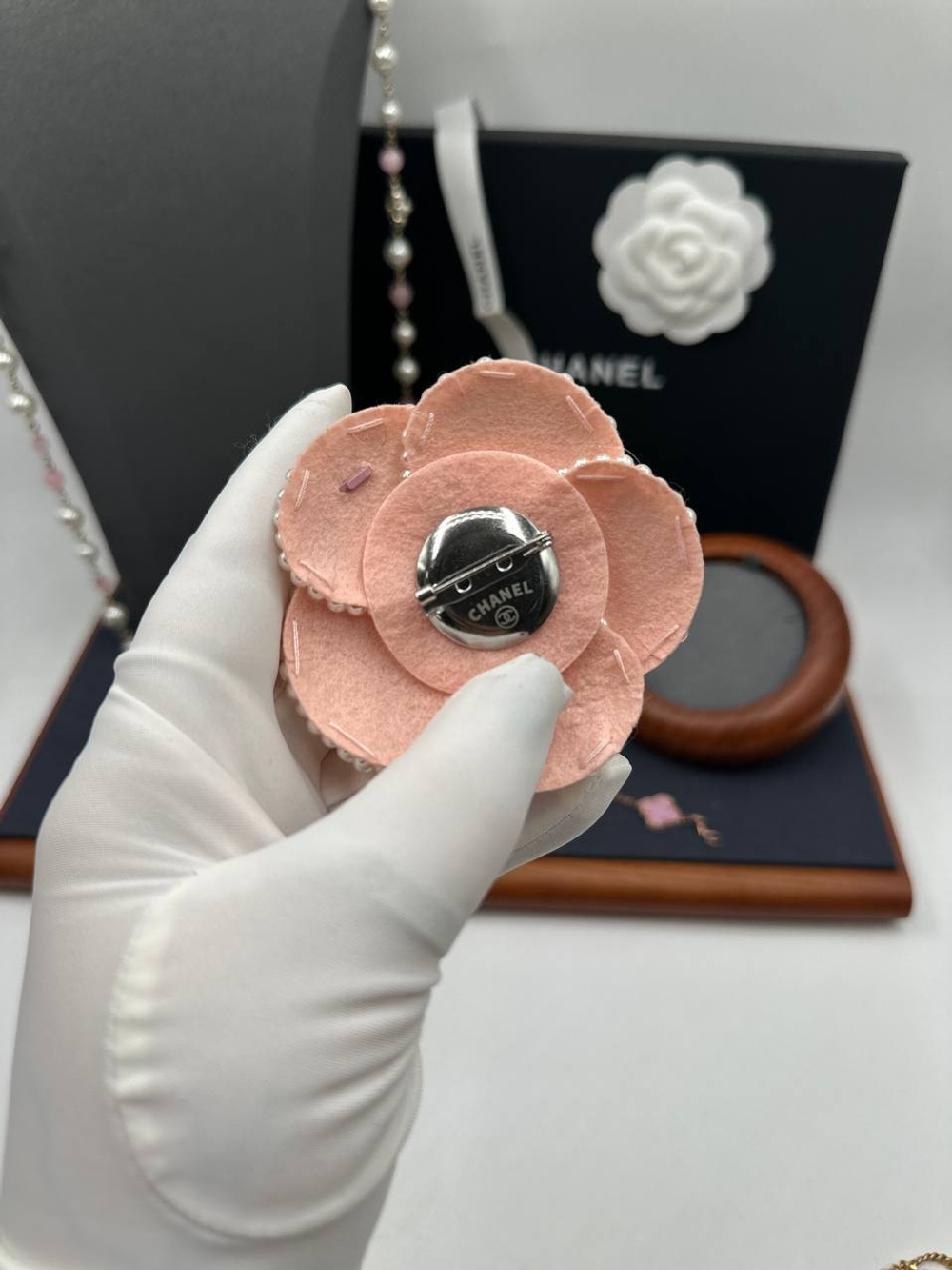 Брошь CHANEL