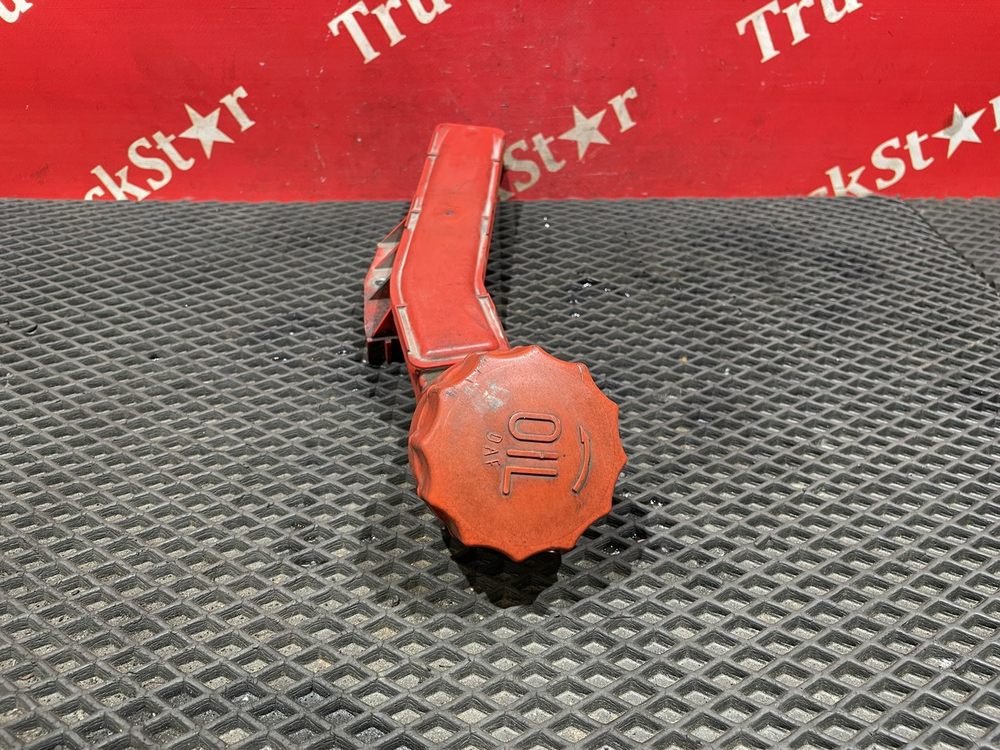 Горловина маслозаливная