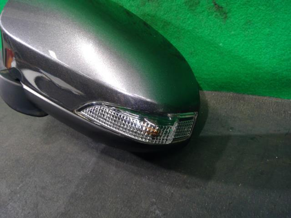 зеркало левое Toyota Vitz NCP130