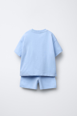 ZARA КОМПЛЕКТ ИЗ ФУТБОЛКИ И ШОРТОВ-ДЖОГГЕРОВ С НАДПИСЬЮ, СИНИЙ