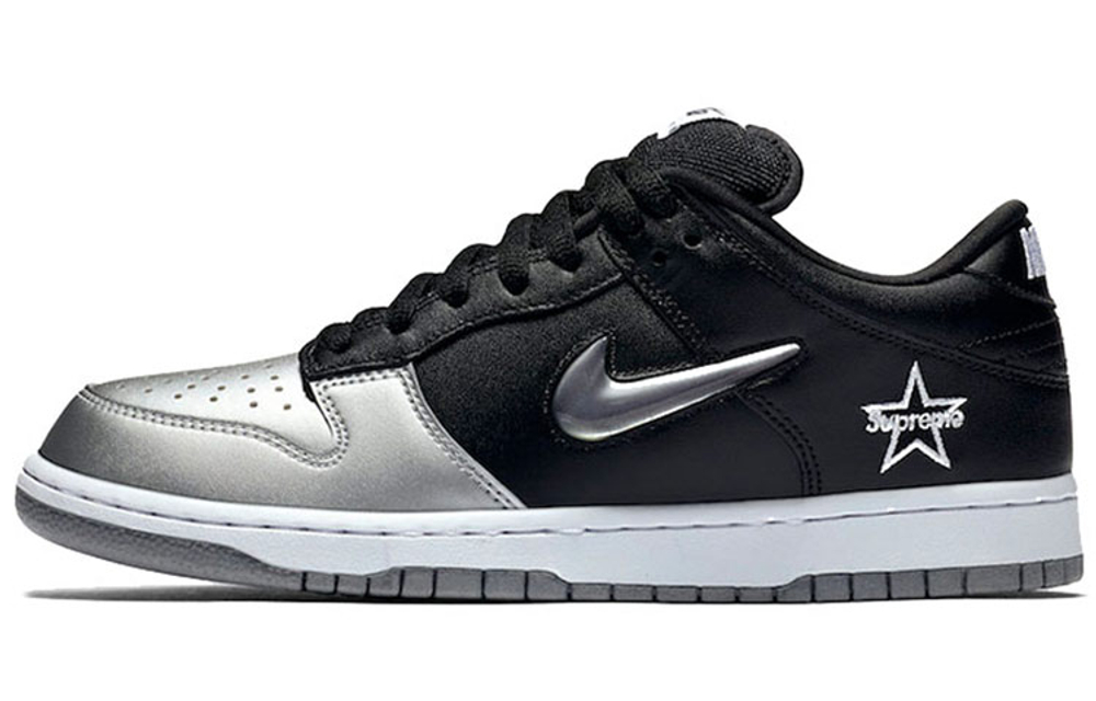 Nike X Supreme Sb Dunk Low Qs "Metallic Silver"