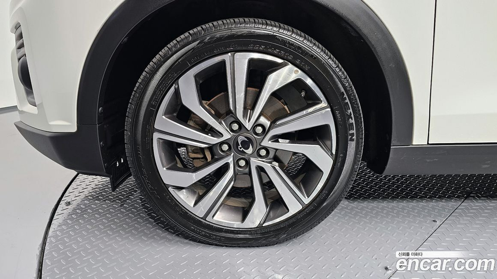 KG Mobility (Ssangyong) Very New Tivoli Бензин 1.5 2WD (04.2020)
