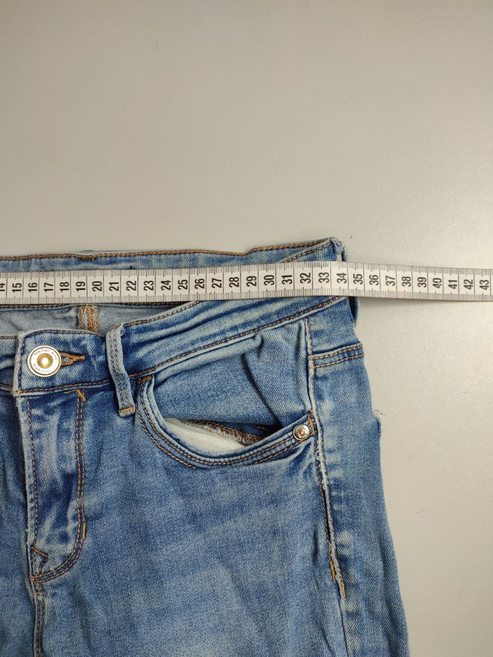 Джинсы Stradivarius базовые 40 размер