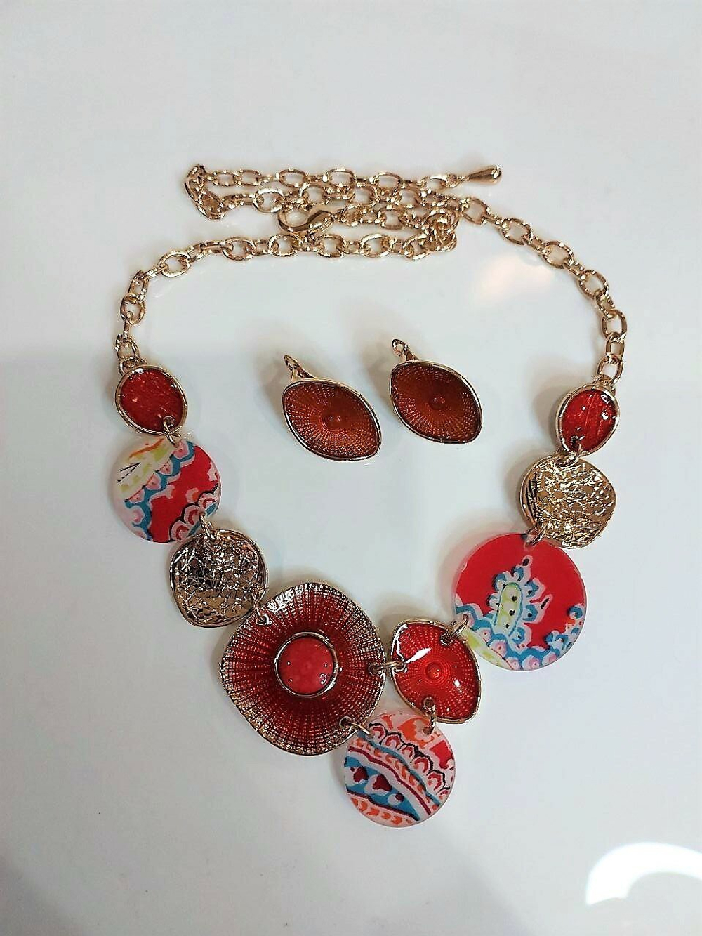 Комплект бижутерии. Набор, колье с серьгам "Ника" в коралловом цвете